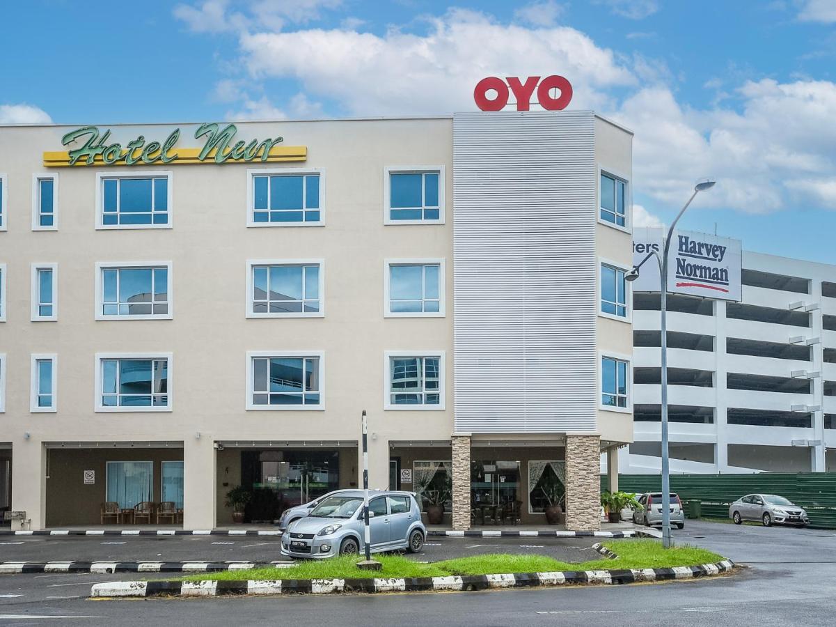 Super Oyo 985 Hotel Nur Miri Exteriér fotografie