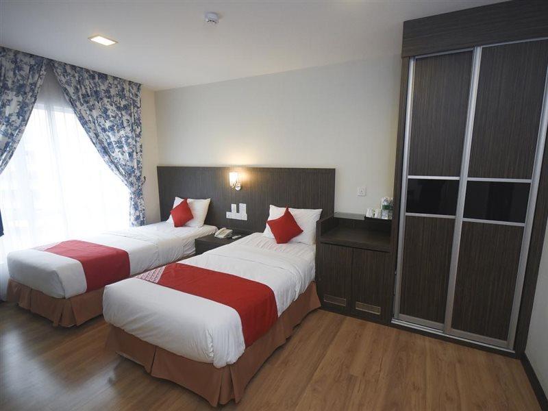 Super Oyo 985 Hotel Nur Miri Exteriér fotografie