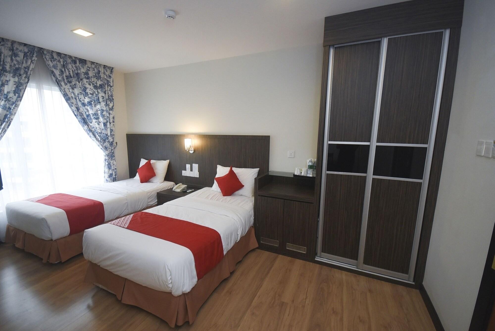 Super Oyo 985 Hotel Nur Miri Exteriér fotografie