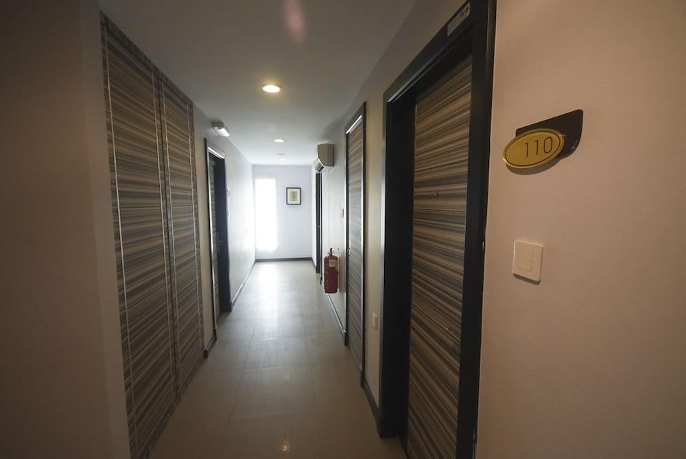 Super Oyo 985 Hotel Nur Miri Exteriér fotografie