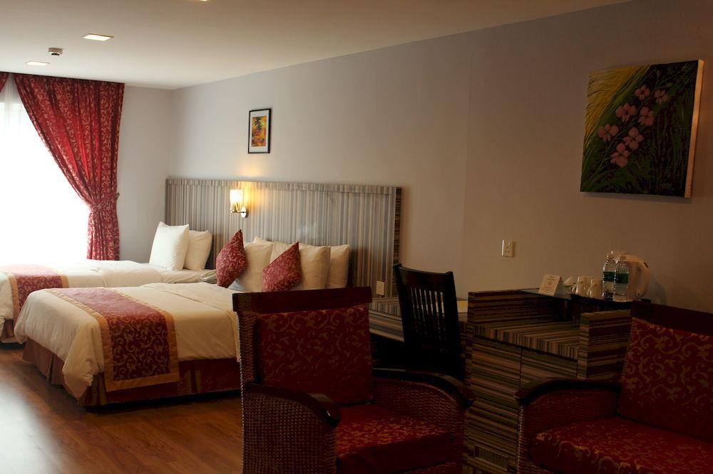 Super Oyo 985 Hotel Nur Miri Exteriér fotografie