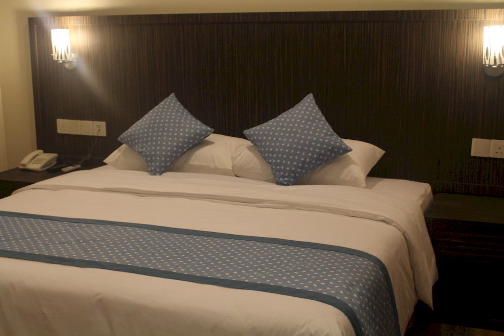 Super Oyo 985 Hotel Nur Miri Exteriér fotografie