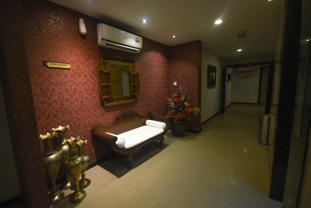 Super Oyo 985 Hotel Nur Miri Exteriér fotografie