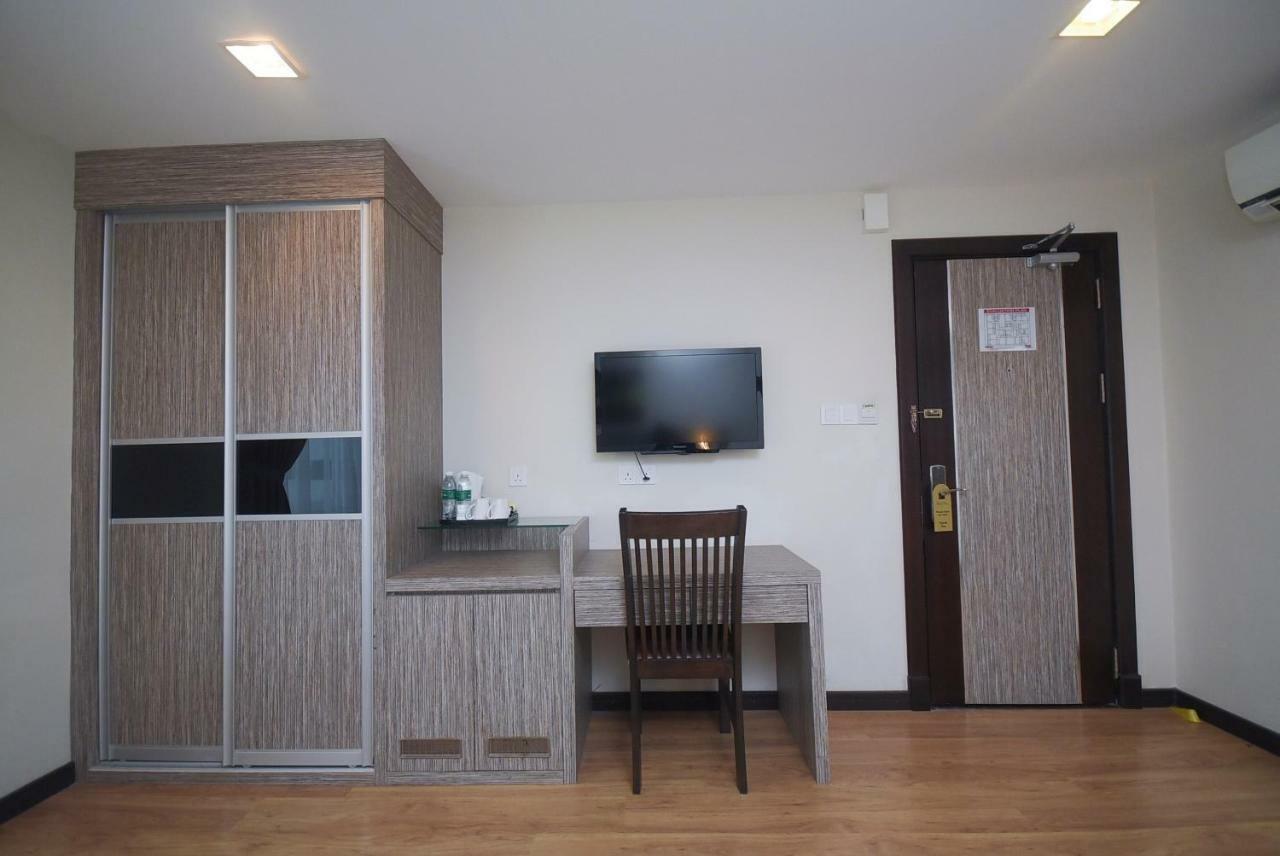 Super Oyo 985 Hotel Nur Miri Exteriér fotografie